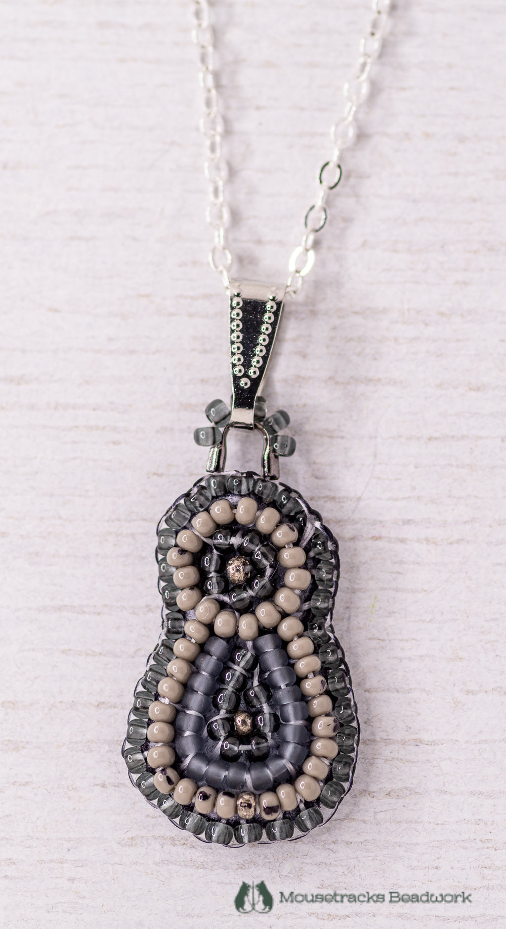 1-Petal Mètis Floral Necklace