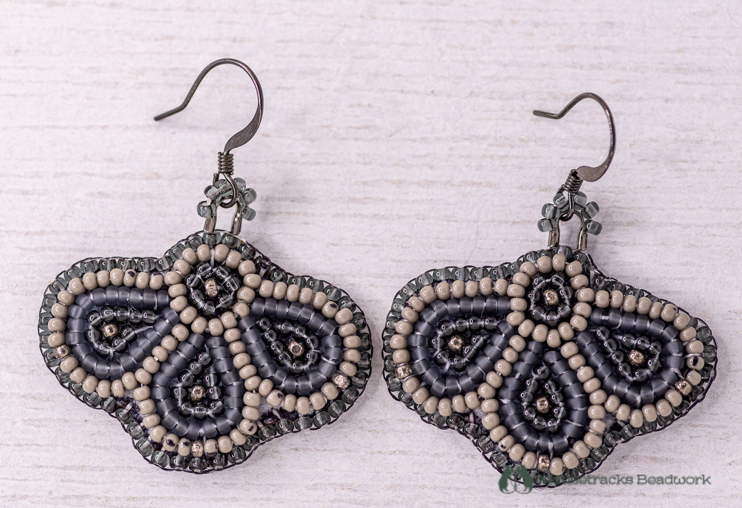 Beaded 3-petal Metis Grey Earrings